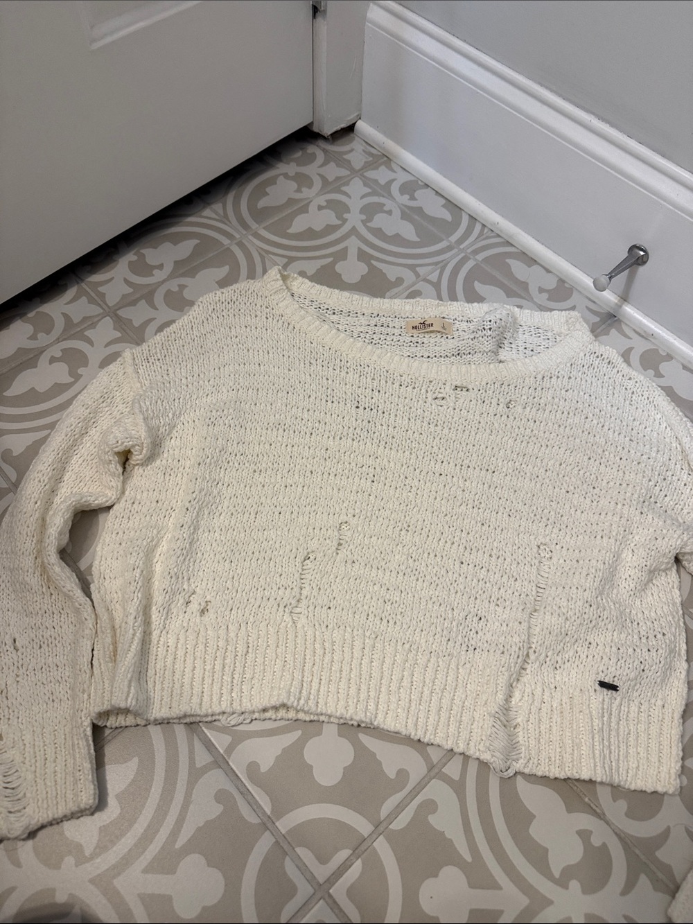 Women's Hollister worn look sweater never worn only washed.